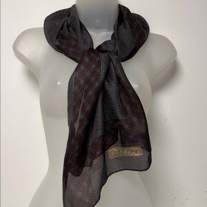 Calvin Klein Green & Burgundy oblong scarf featuring a houndstooth pattern. VTG